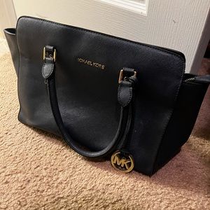Micheal kors handbag.